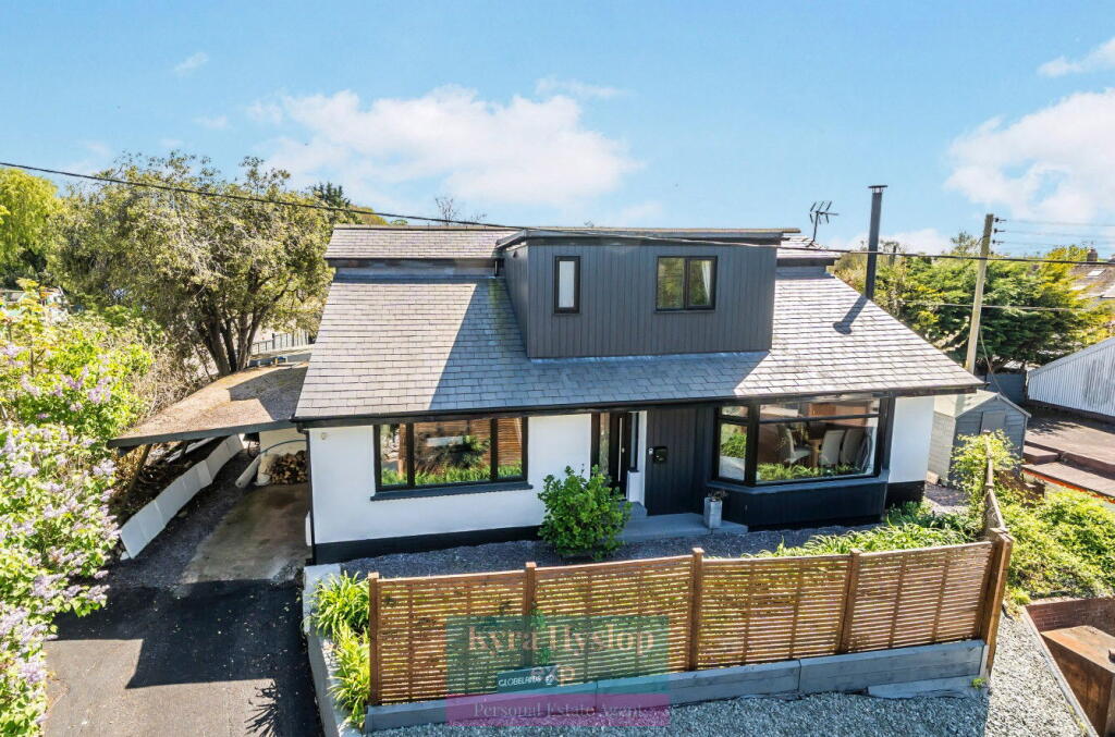 Main image of property: The Arch, Woodbury, Exeter, EX5 1LL