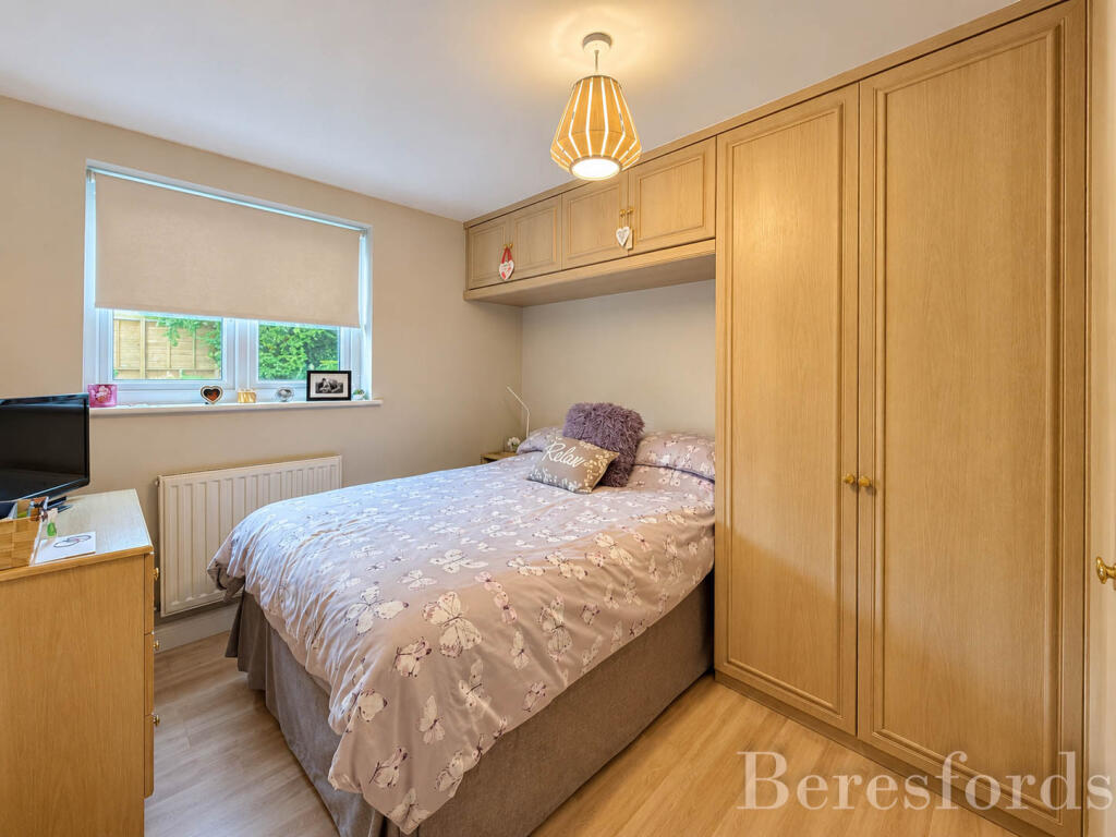 Apartment in Romford - More