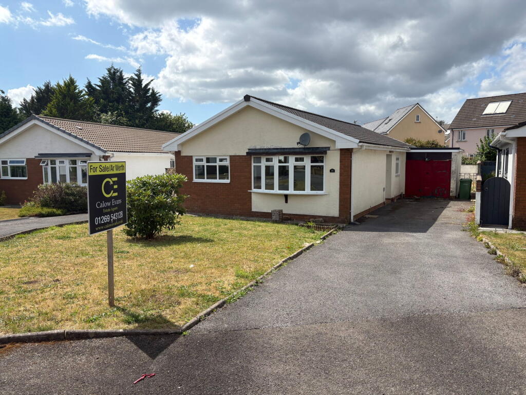 Main image of property: Llwyn Y Bryn, Bonllwyn, Ammanford, SA18 2ES