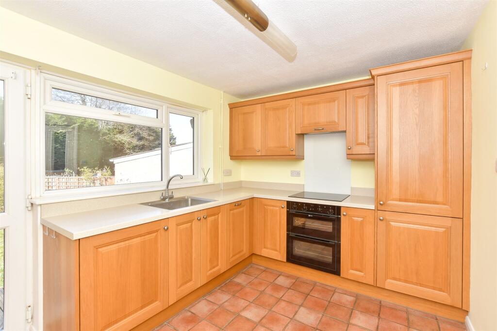 Tabret Close, Kennington, Ashford, Kent photo 4