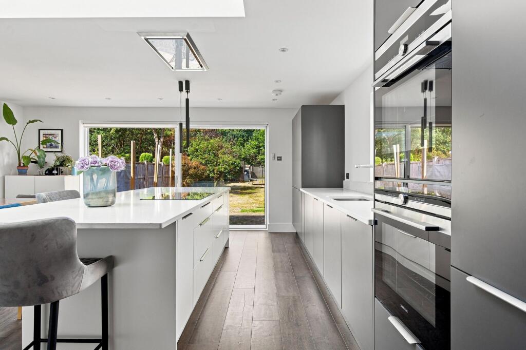House in Slough - View 3