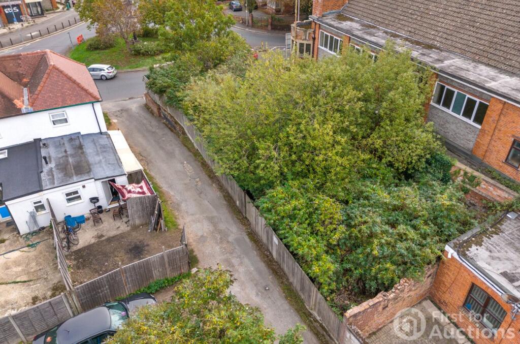 Whitley Street, Reading, Berkshire - More