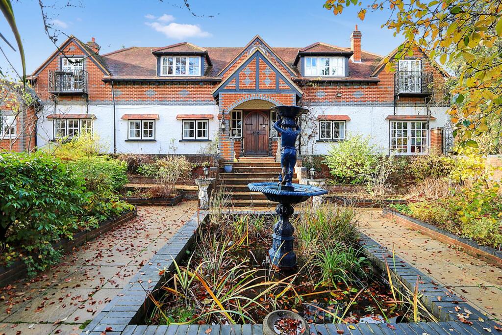 Main image of property: Riverview Road, Pangbourne - Walk to shops & train station