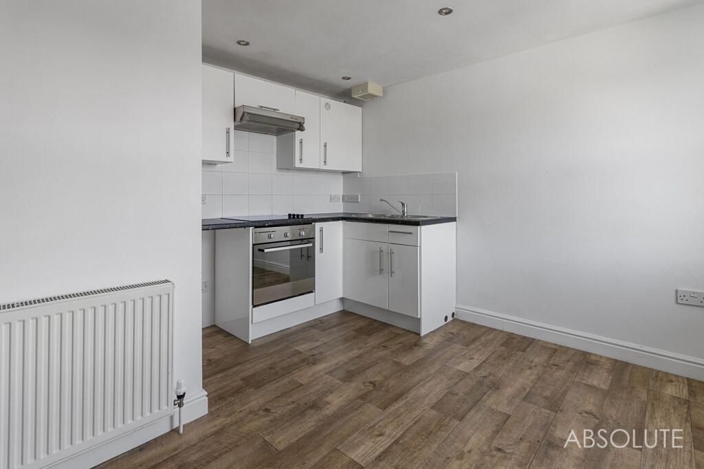 Apartment in Torquay, Torbay - More