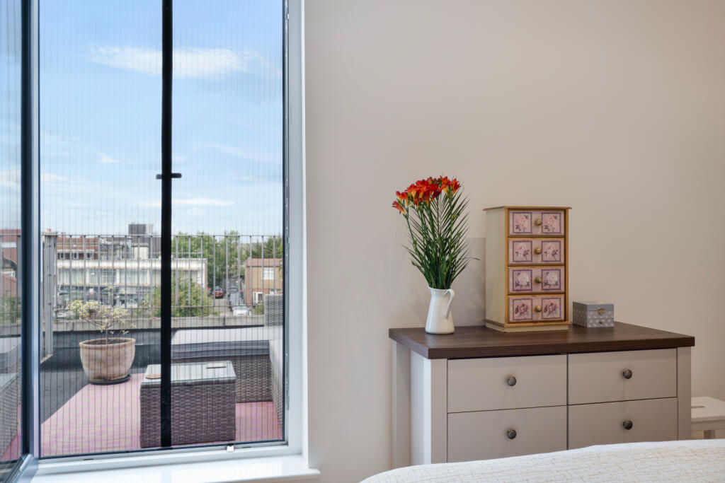 Apartment in Waverley, Witley and Milford - View 5