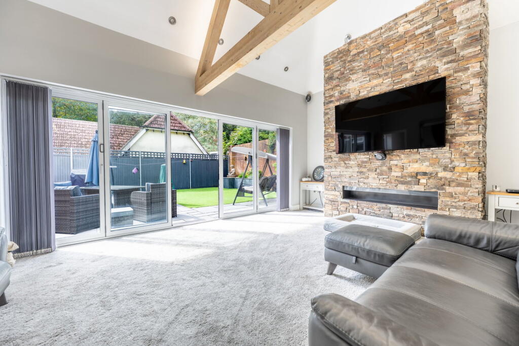 House in Southampton - More