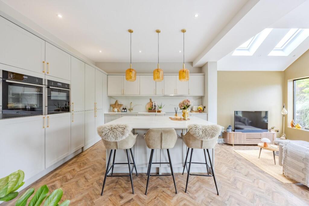 House in Southend-on-Sea - View 3