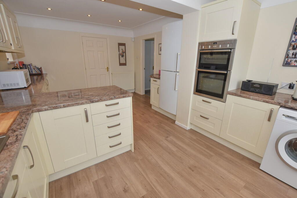 Ambleside Close, Bromborough photo 3