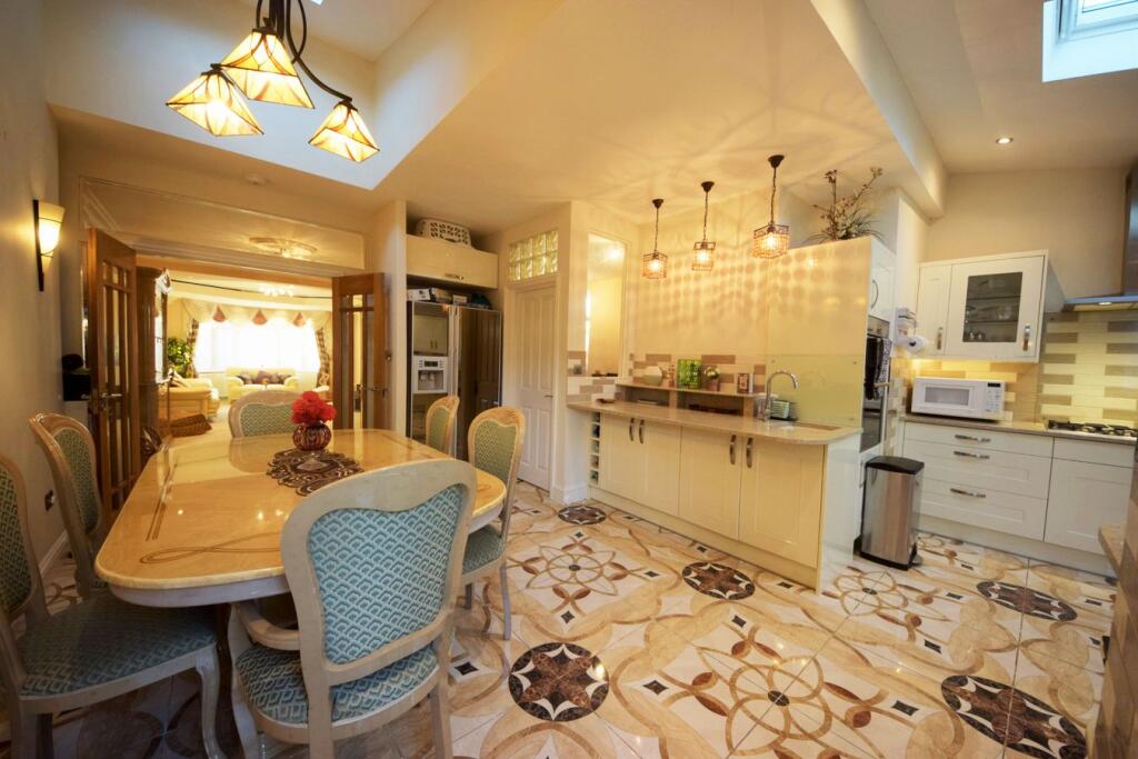 House in Ilford, Clayhall - View 2
