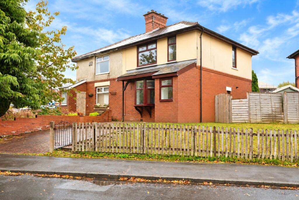 3-bed semi-detached on Lisbon Drive, DARWEN, Lancashire, BB3, £130,000