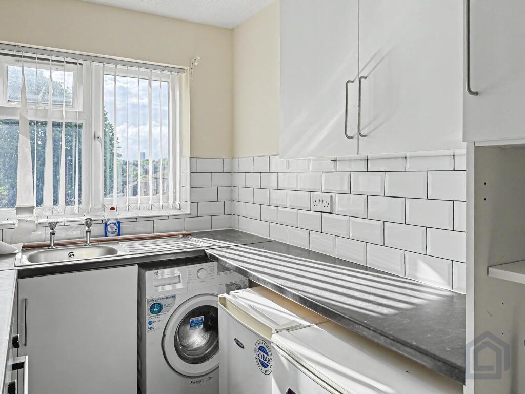 Apartment in Birmingham, Winson Green - More