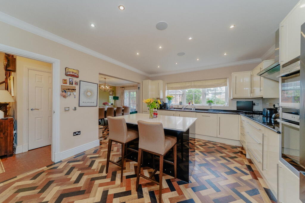 House in Birmingham, West Midlands - View 3