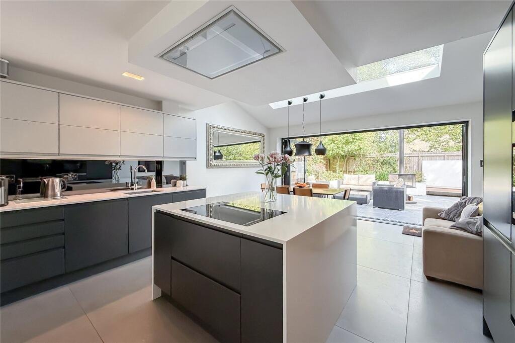 House in Harpenden, Roundwood - View 2