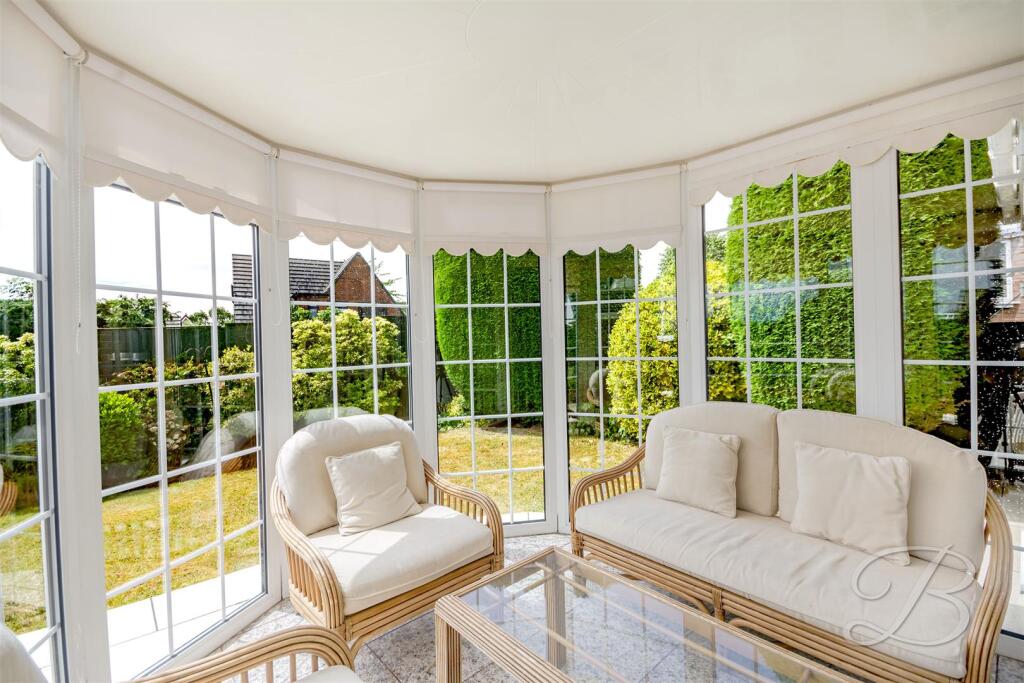 House in Mansfield, Nottinghamshire - More