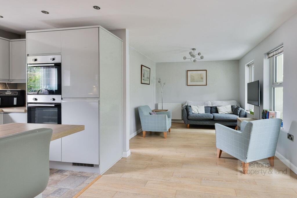 House in Ribble Valley, Low Moor, Clitheroe - More