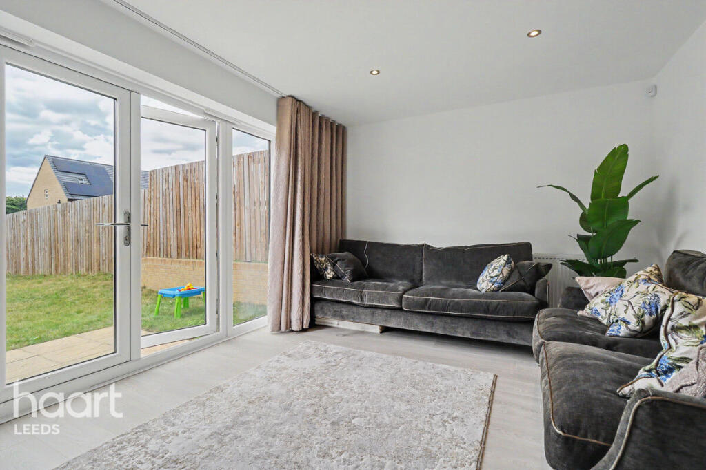 House in Leeds, Fearnville, Gipton - View 5