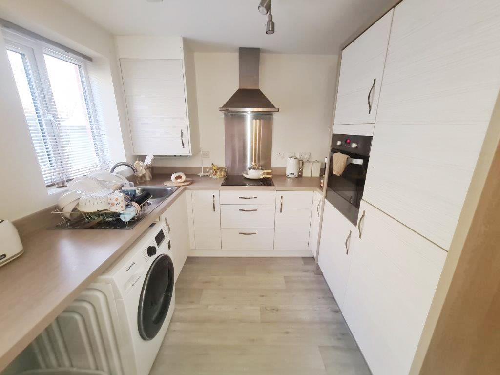 House in Oldham, Greater Manchester - View 4