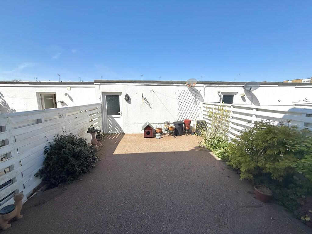Eastergate Green, Rustington photo 5