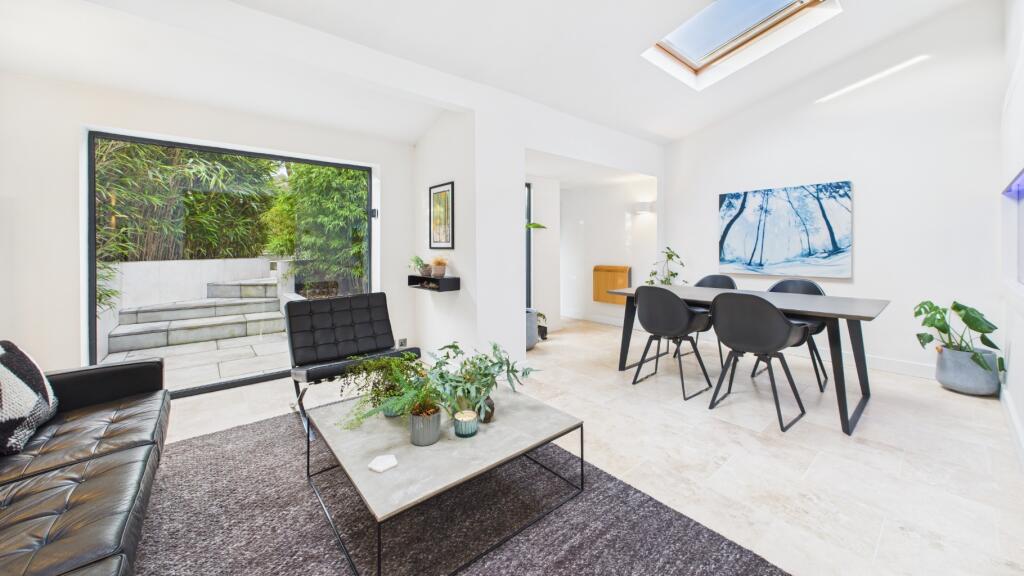 Main image of property: Kingsway, Ilkeston, Derbyshire, DE7 4DG