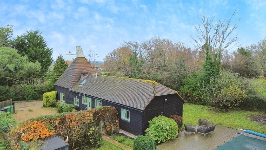 3-bed detached on Crockers Lane, Northiam, £575,000