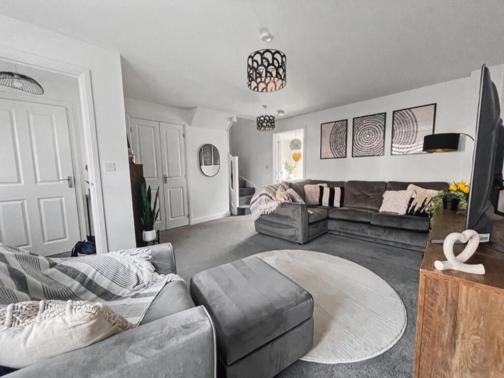 Bunting Close, Peacehaven, BN10 8GZ photo 4