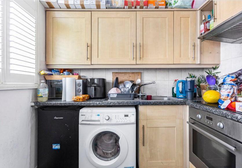 Apartment in Twickenham, St Margarets - View 2