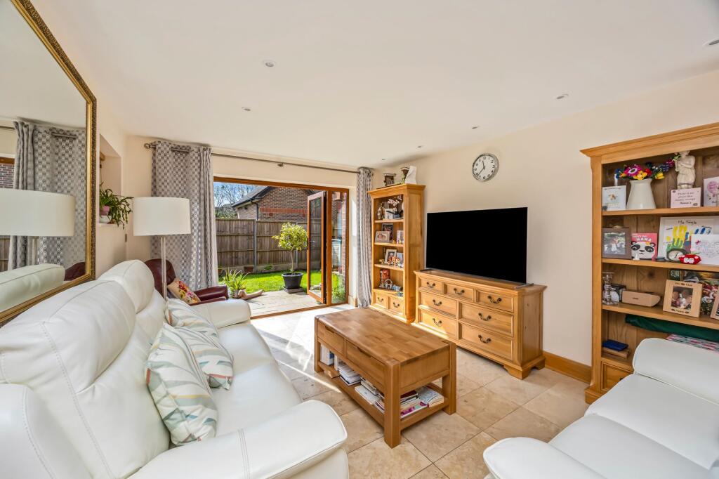 Dukes Place, Sayers Common, BN6 photo 3