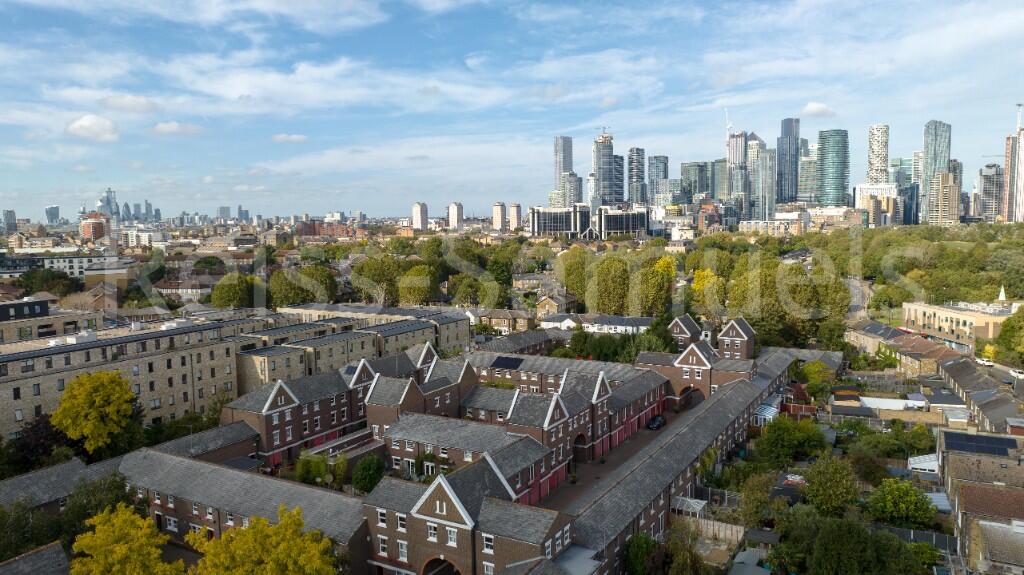 Main image of property: Lockesfield Place, London, E14