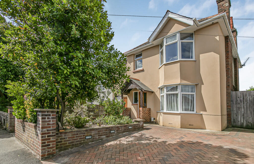 3-bed detached on Denmark Road, Winton, £400,000