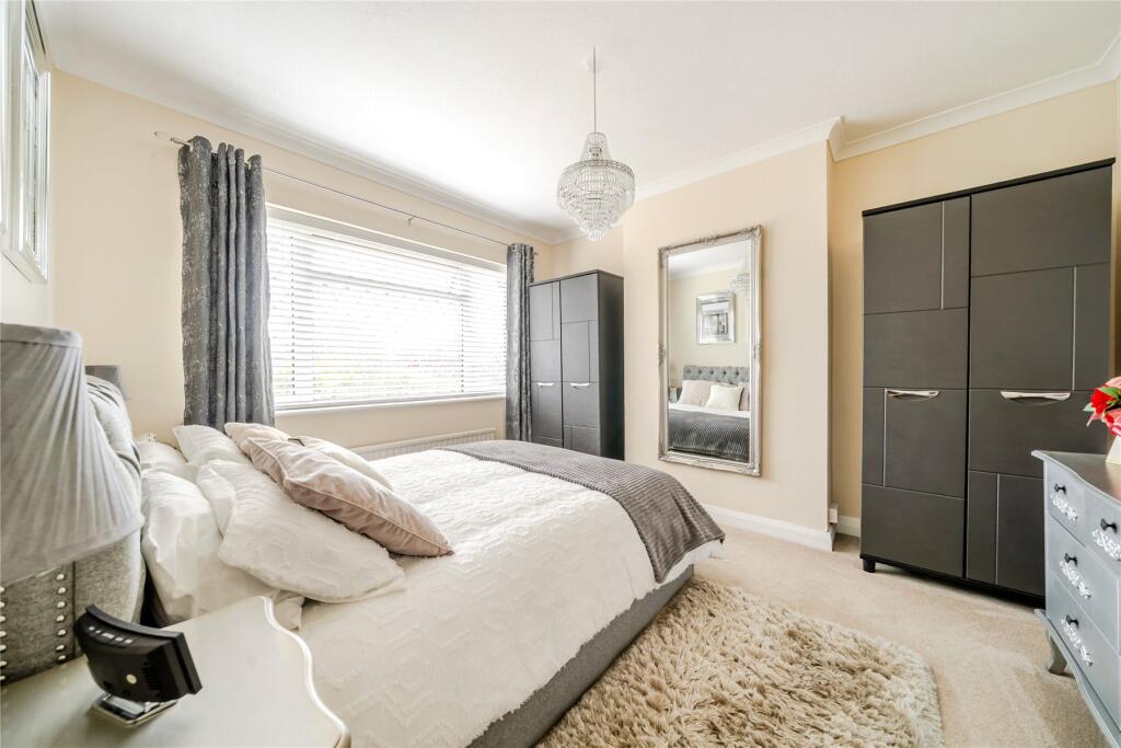 House in Bromley - More