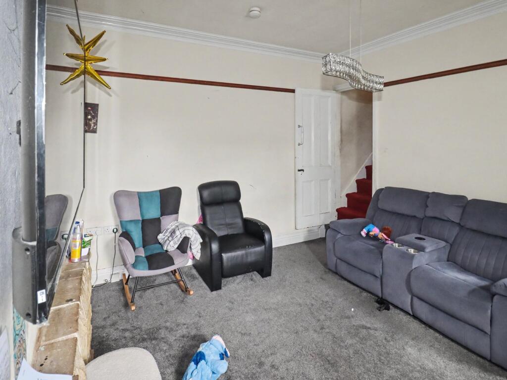 House in Bradford, West Yorkshire - View 5