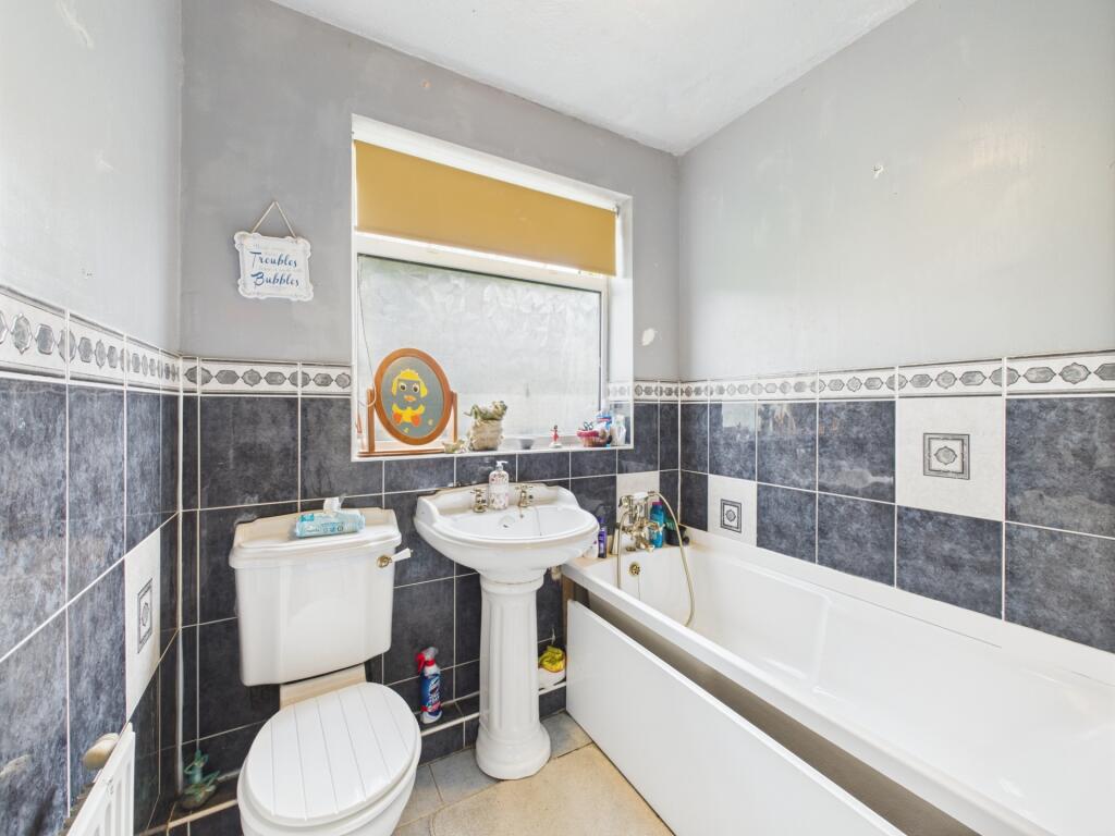 Rennishaw Way, Links View, NN2 7NE photo 4