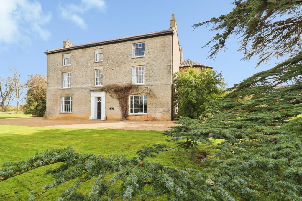 Main image of property: Norwich Road, Long Stratton, Norwich, NR15