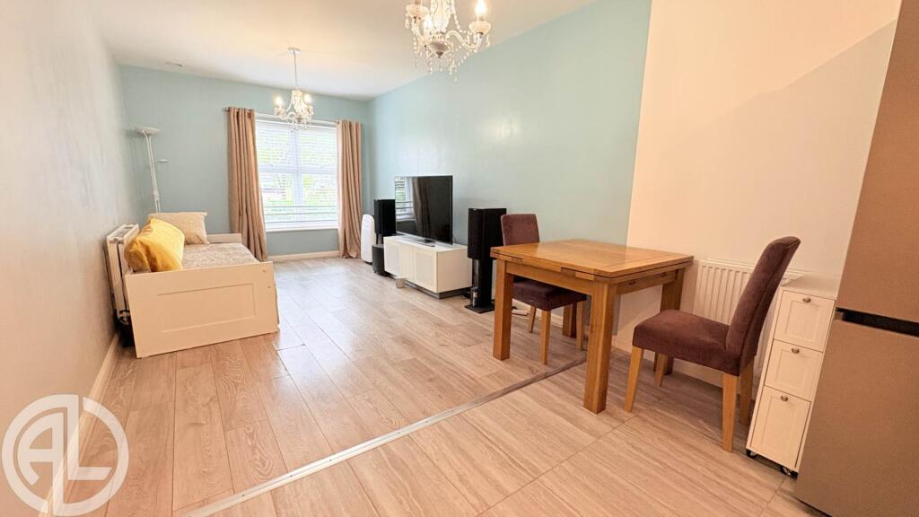Apartment in Letchworth, Hertfordshire - View 3