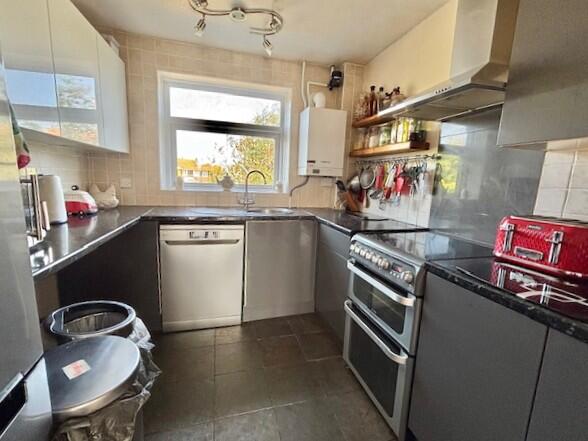 House in Chichester, Selsey - More