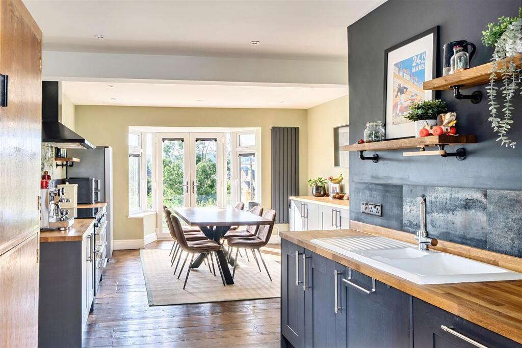 House in Swindon - View 4