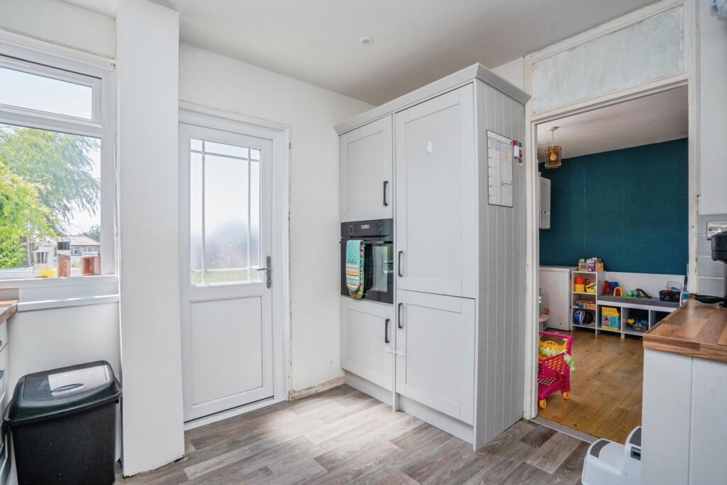Ledbury Road, Portsmouth, Hampshire, PO6 - More
