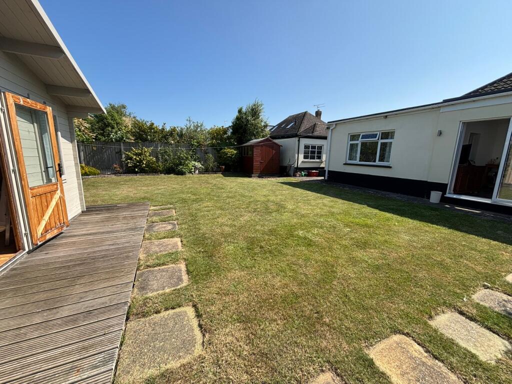 Audley Way, Frinton-on-Sea, CO13 photo 3