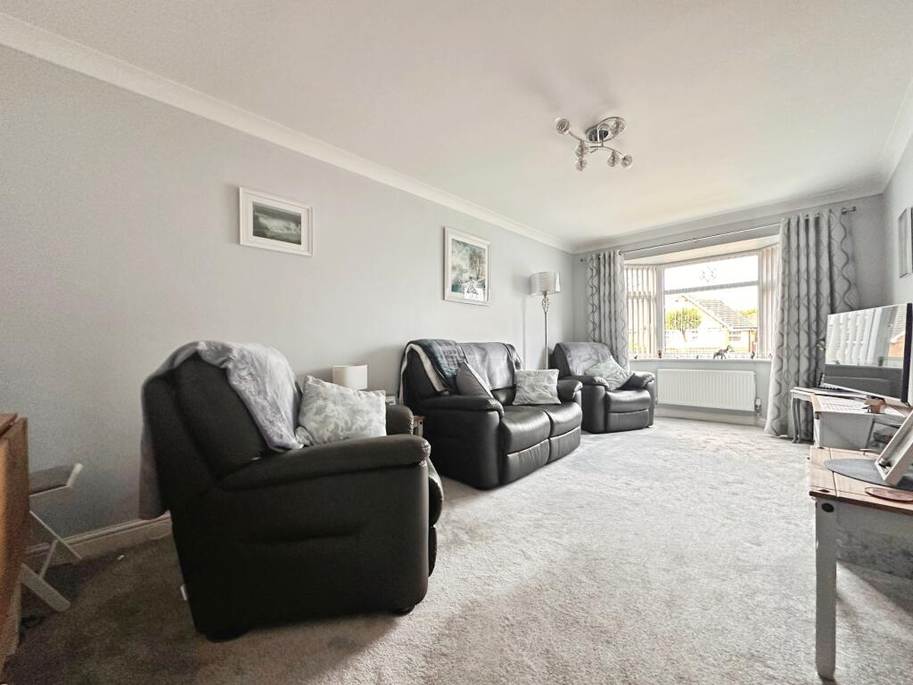 Oyster Close, Leeds, LS27 photo 2