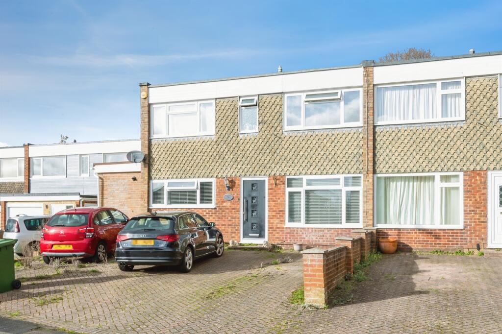 4-bed semi-detached on Caerleon Avenue, Southampton, £325,000