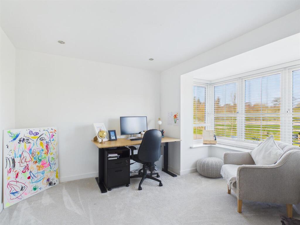 House in Amber Valley, Quarndon - More