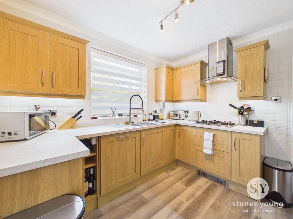 The Crescent, Blackburn, BB2 photo 4
