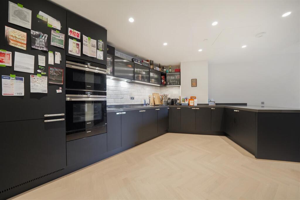 Apartment in London - More