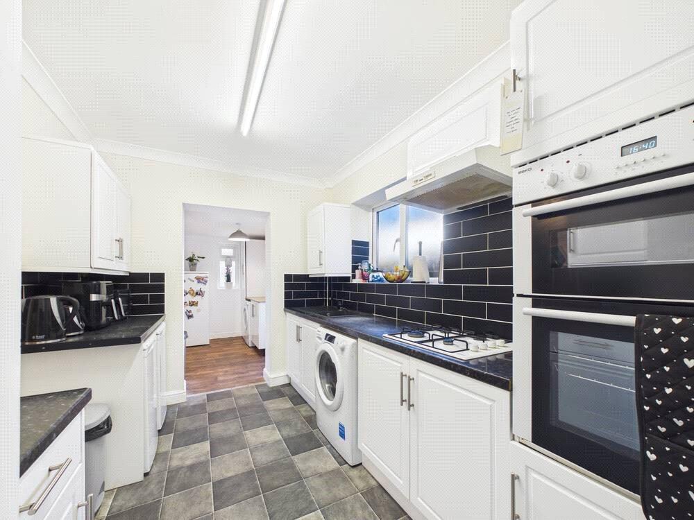 Canterbury Road, Worcester, Worcestershire, WR5 photo 3