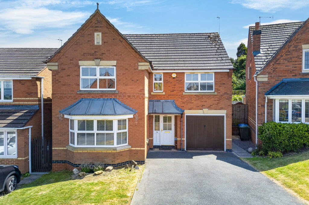 Main image of property: Roundhill Close, Market Harborough, LE16 8FZ