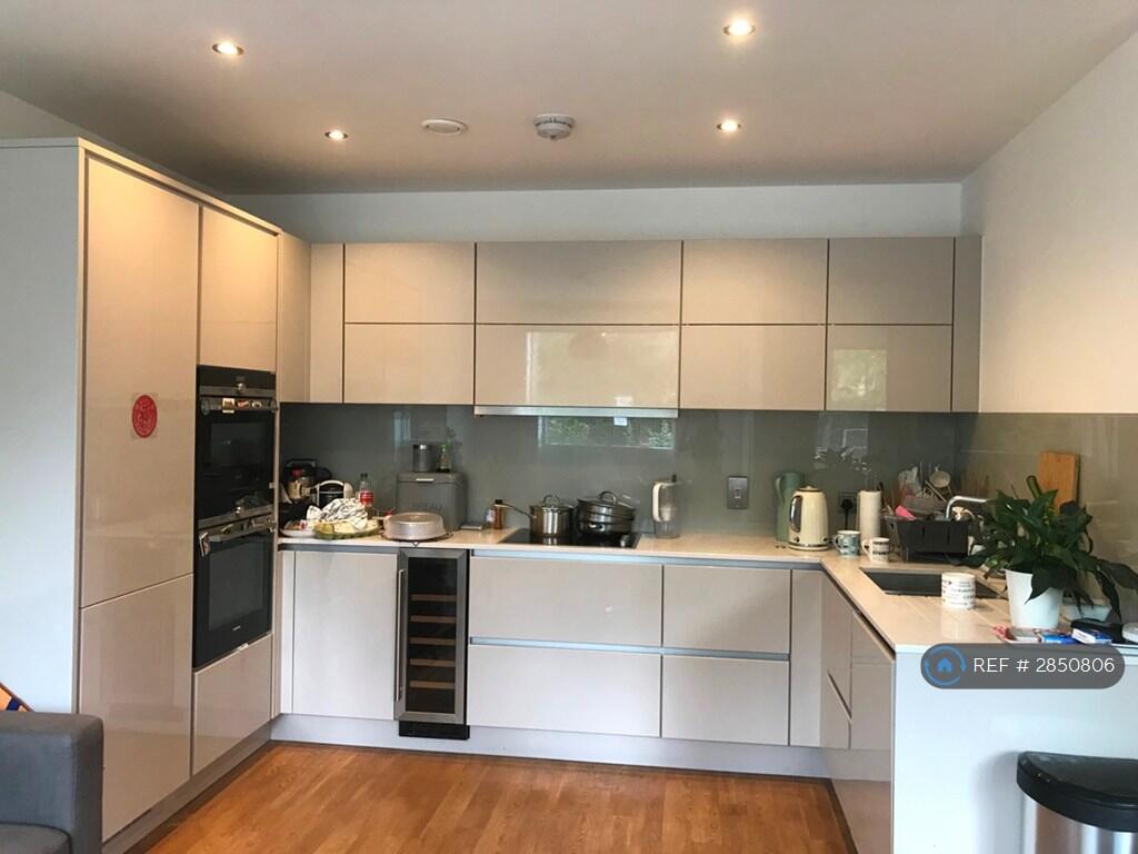 Main image of property: Park View Mansions, London, E20