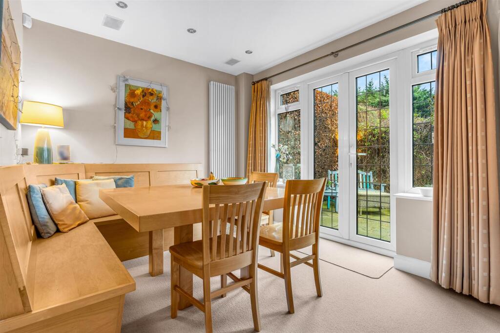 Additional image 6 of Canonsfield Road, Welwyn