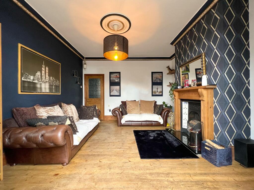 House in Huddersfield, Clayton West - View 4