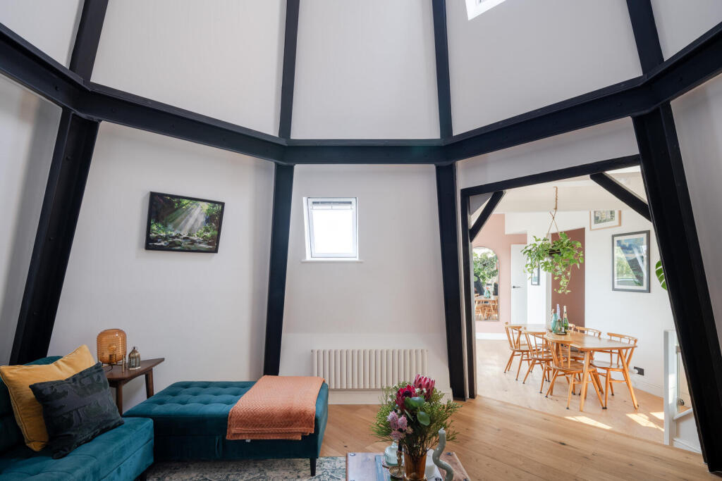 Apartment in London - View 3