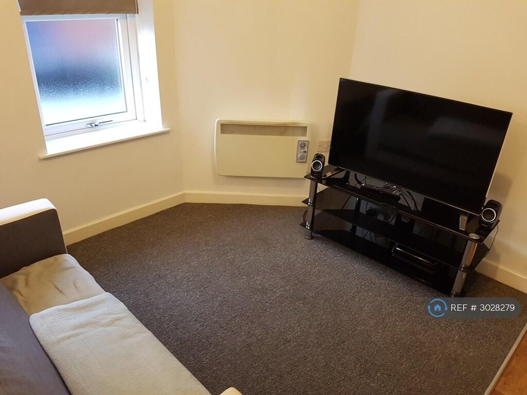 Apartment in Dudley, Paradise - View 4